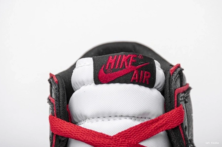 Jordan 555088-062 Retro 1  Bloodline High 0426